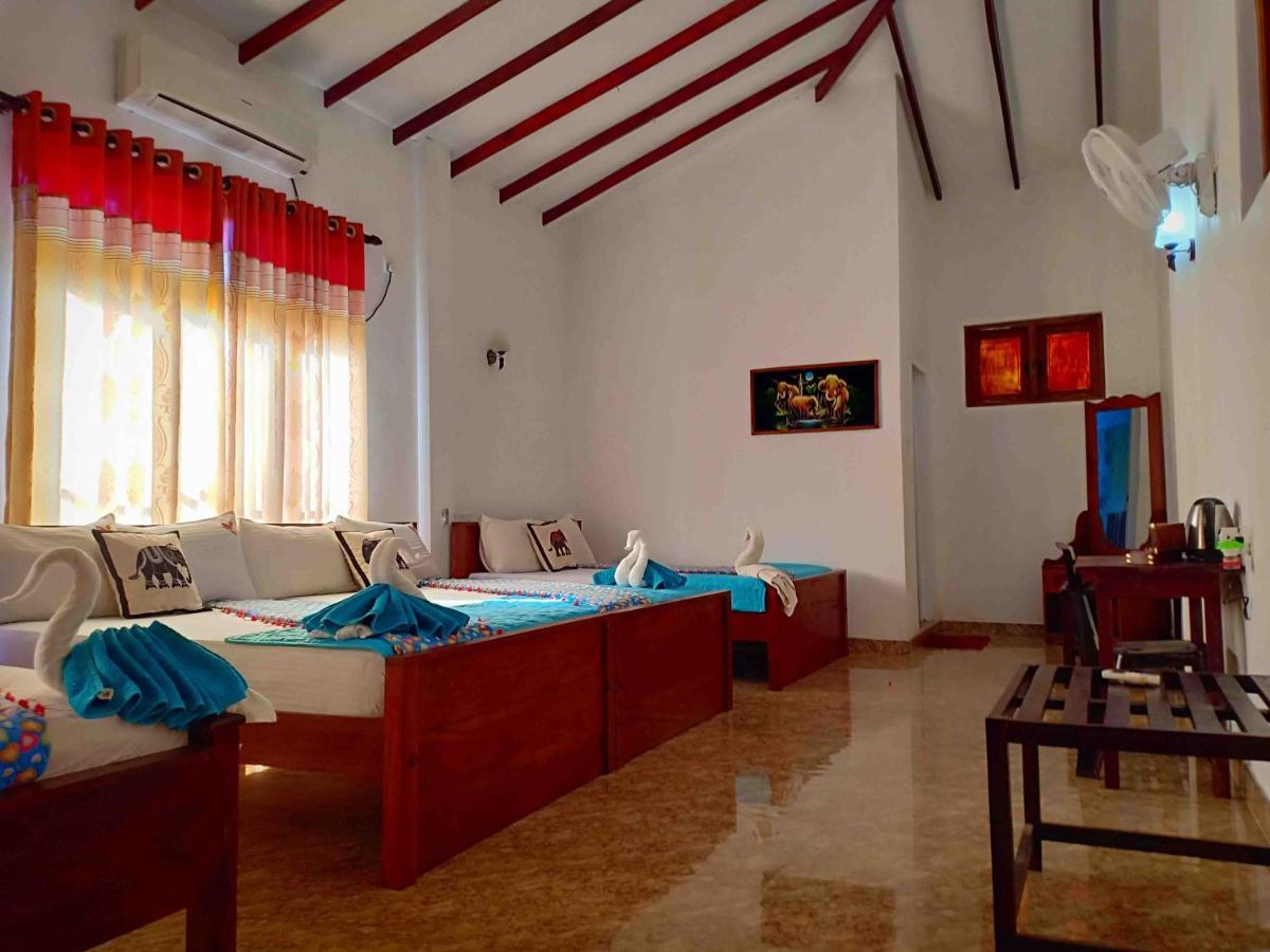 Hotel Hungry Lion Sigirîya Extérieur photo